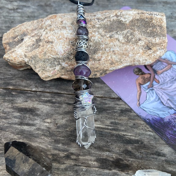 Wire Wrapped Clear Quartz Point Amethyst Sorcerer Wand / Necklace / Oddity - Picture 3 of 13